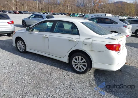 2010 Toyota Corolla S z USA, uszkodzony, nr VIN 1NXBU4EE6AZ291781